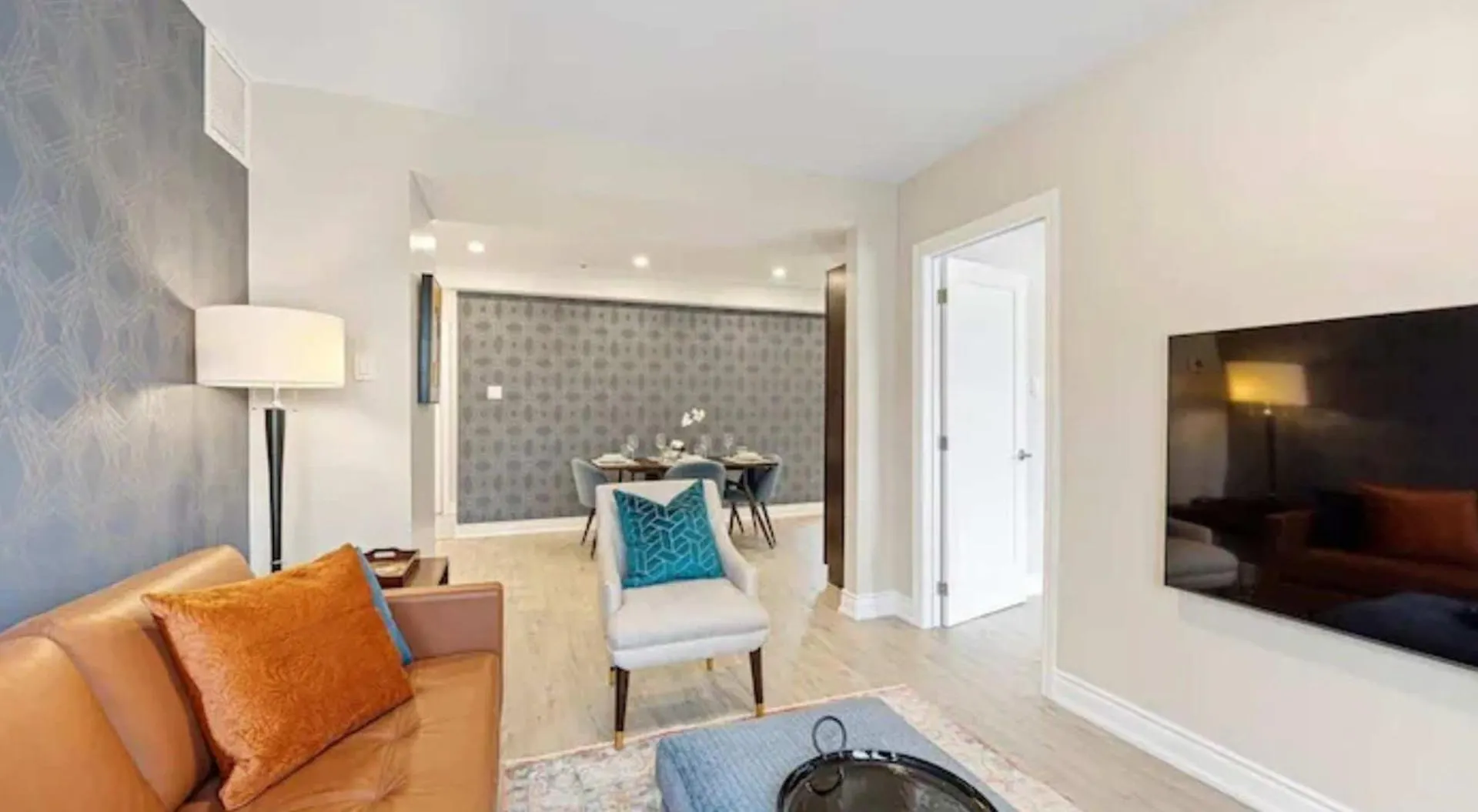 Casa St Clair - Suite -Style Suite W Lrg Patio Toronto Hotel
