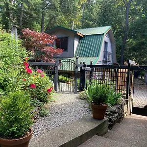 Salt Spring Carriage House 3*, Ganges Canada