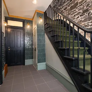 Le Coureur Des Bois 4*, Quebec City Canada